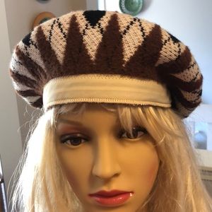 Anthropology Maeve beret.
